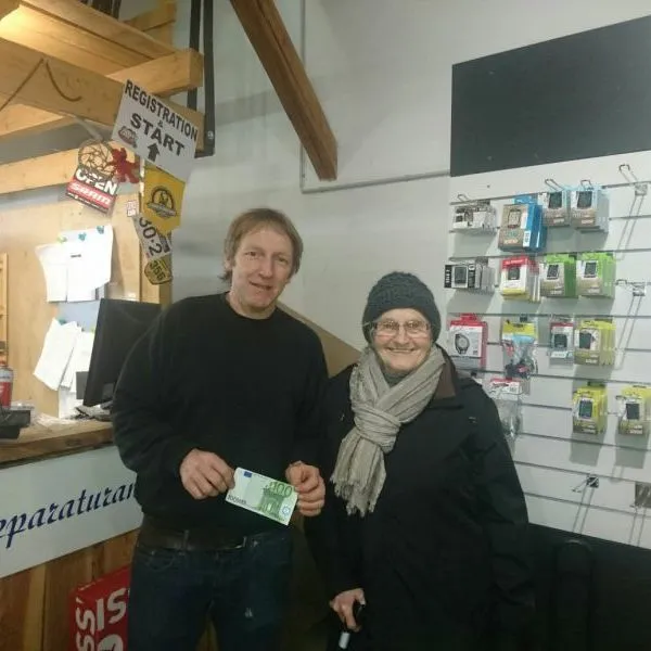 Spendenübergabe im Laden von Mr. Bike Lichtenfels