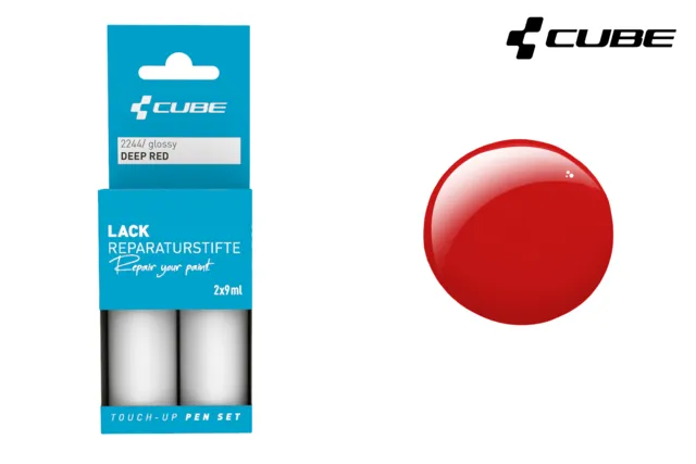 Links ist eine Packung CUBE Lackstift Set DEEP RED glossy 2244 mit einem glänzend roten Lackmusterkreis auf der rechten Seite. Das CUBE-Logo befindet sich oben rechts. Erhältlich bei Mr. Bike Lichtenfels.